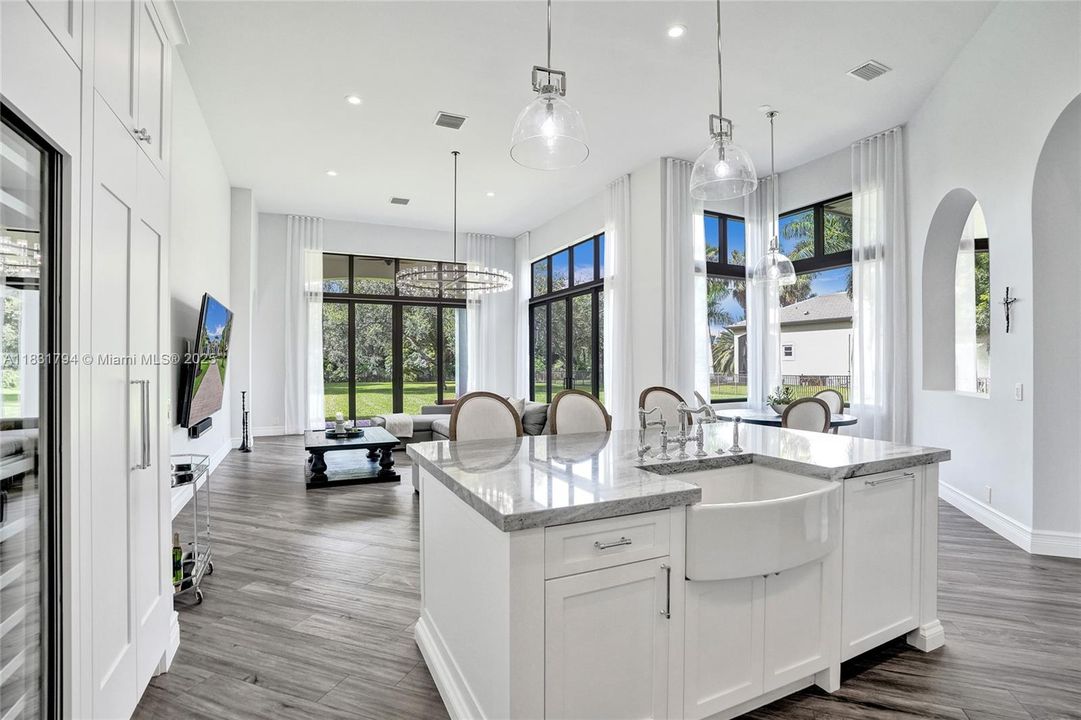 En Venta: $2,950,000 (5 camas, 5 baños, 4426 Pies cuadrados)