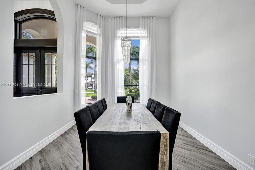 En Venta: $2,950,000 (5 camas, 5 baños, 4426 Pies cuadrados)