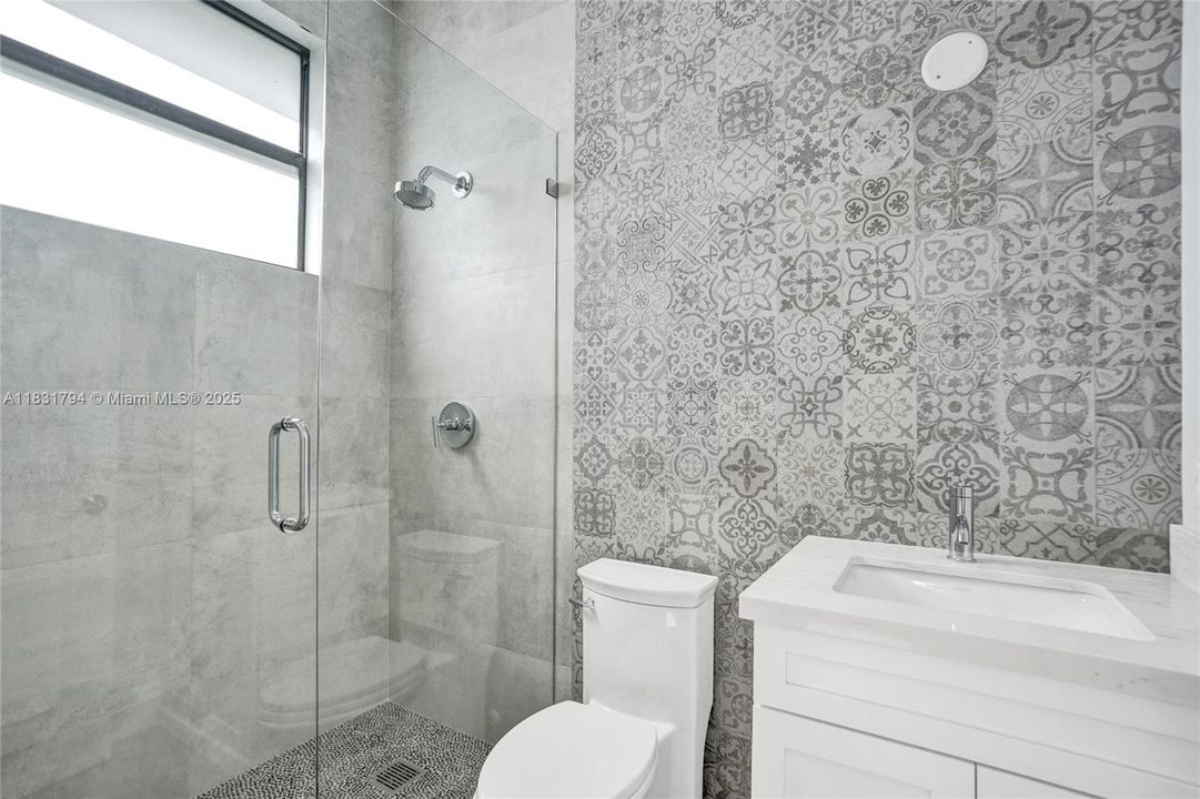 En Venta: $2,950,000 (5 camas, 5 baños, 4426 Pies cuadrados)