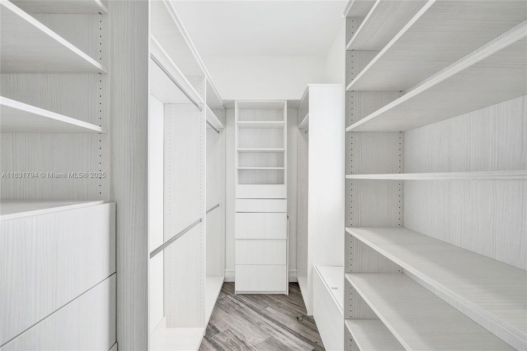 En Venta: $2,950,000 (5 camas, 5 baños, 4426 Pies cuadrados)