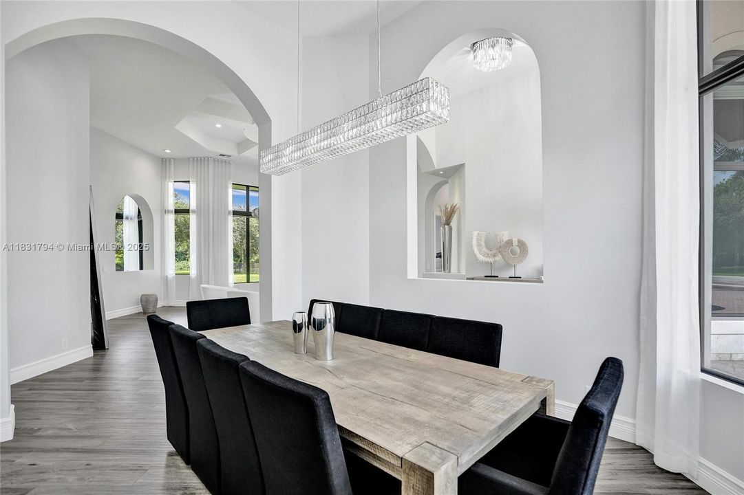 En Venta: $2,950,000 (5 camas, 5 baños, 4426 Pies cuadrados)