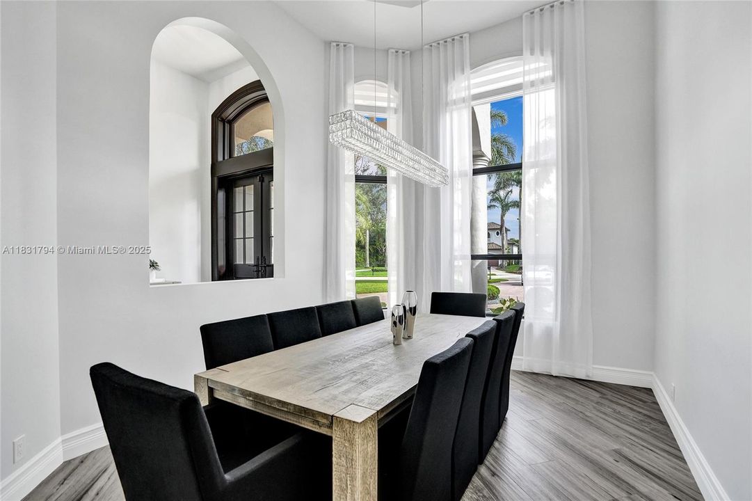 En Venta: $2,950,000 (5 camas, 5 baños, 4426 Pies cuadrados)