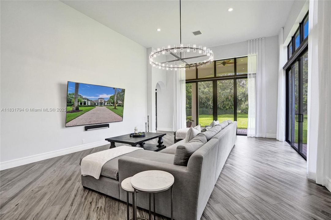 En Venta: $2,950,000 (5 camas, 5 baños, 4426 Pies cuadrados)