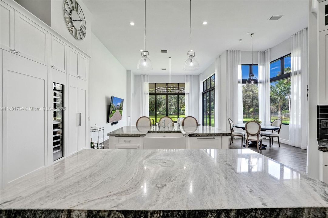 En Venta: $2,950,000 (5 camas, 5 baños, 4426 Pies cuadrados)