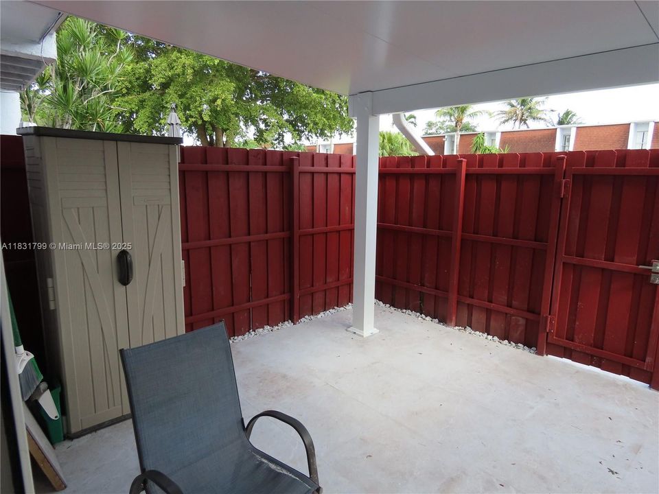 For Sale: $385,000 (2 beds, 1 baths, 1140 Square Feet)