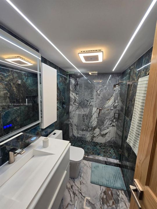 For Sale: $385,000 (2 beds, 1 baths, 1140 Square Feet)