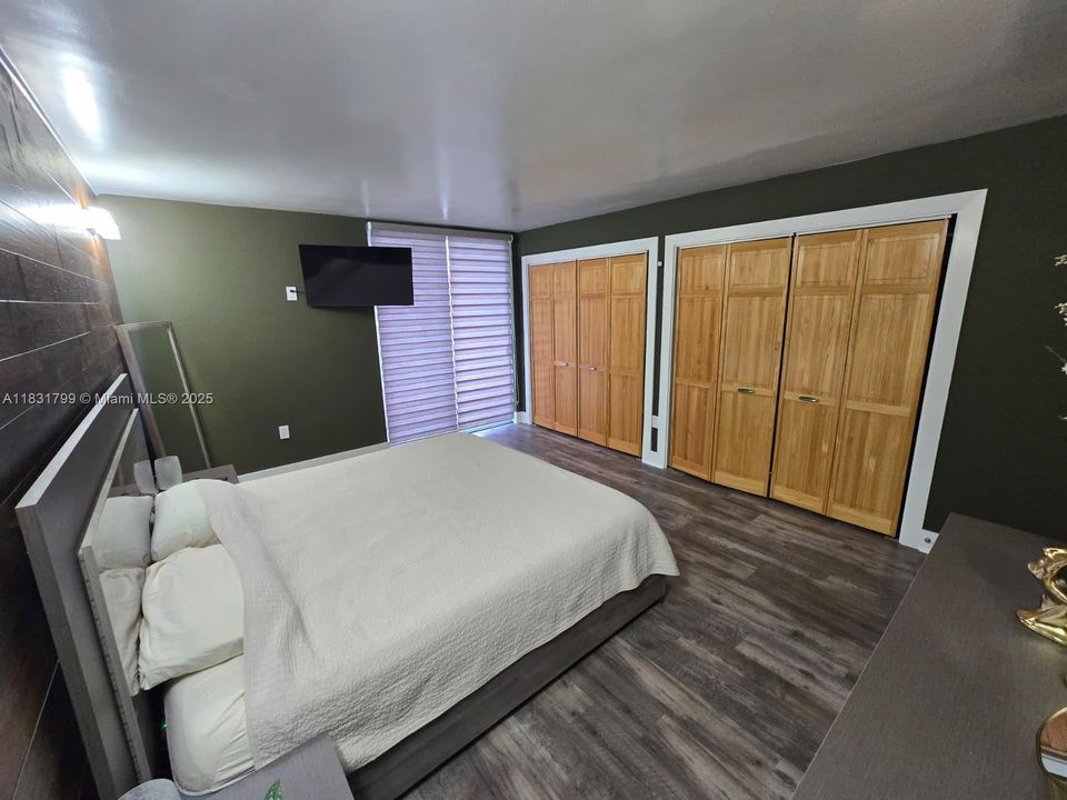 For Sale: $385,000 (2 beds, 1 baths, 1140 Square Feet)