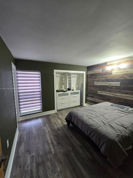 For Sale: $385,000 (2 beds, 1 baths, 1140 Square Feet)