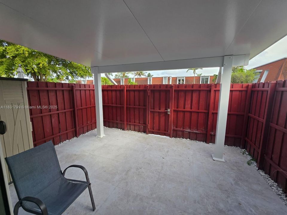 For Sale: $385,000 (2 beds, 1 baths, 1140 Square Feet)