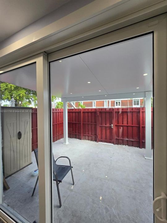 For Sale: $385,000 (2 beds, 1 baths, 1140 Square Feet)