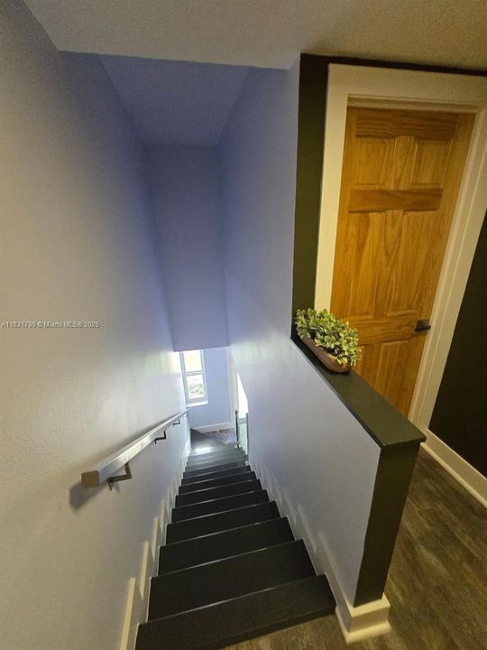 For Sale: $385,000 (2 beds, 1 baths, 1140 Square Feet)