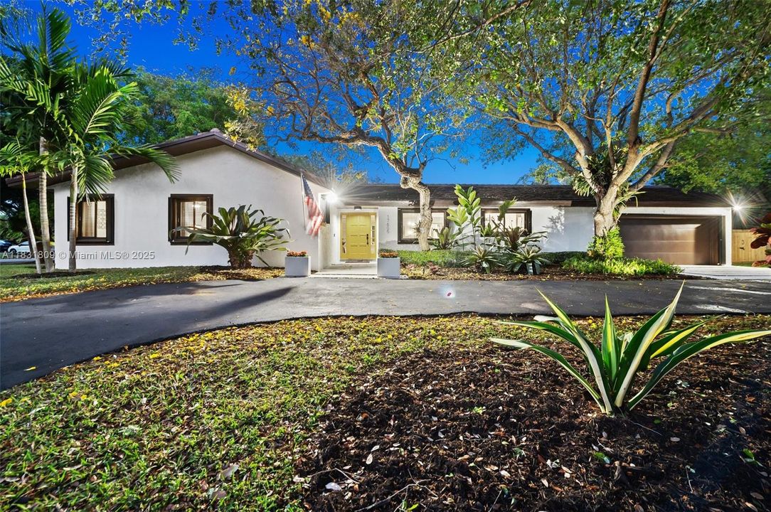 For Sale: $1,475,000 (4 beds, 3 baths, 2596 Square Feet)