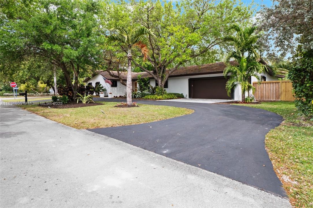 For Sale: $1,475,000 (4 beds, 3 baths, 2596 Square Feet)