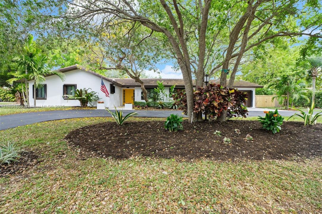 For Sale: $1,475,000 (4 beds, 3 baths, 2596 Square Feet)