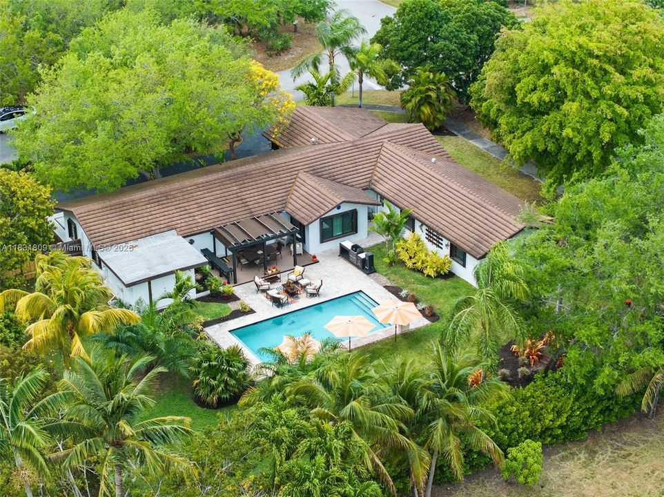 For Sale: $1,475,000 (4 beds, 3 baths, 2596 Square Feet)
