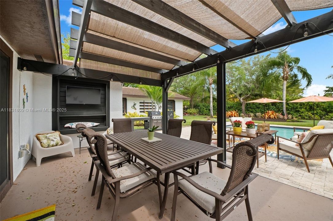 For Sale: $1,475,000 (4 beds, 3 baths, 2596 Square Feet)