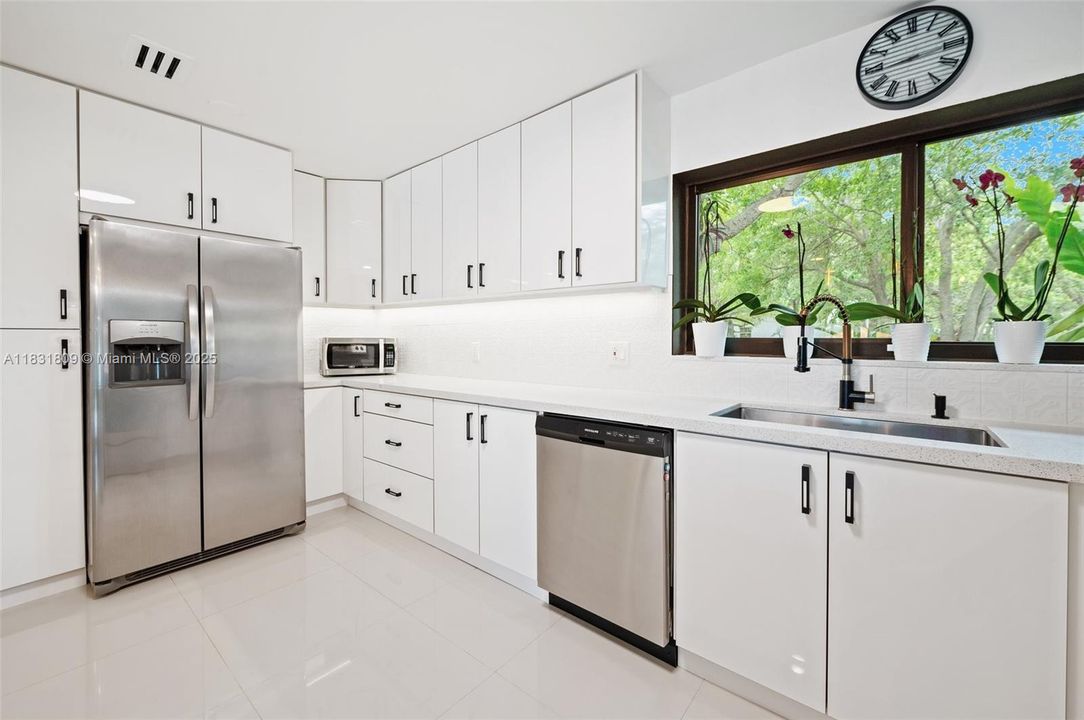 For Sale: $1,475,000 (4 beds, 3 baths, 2596 Square Feet)