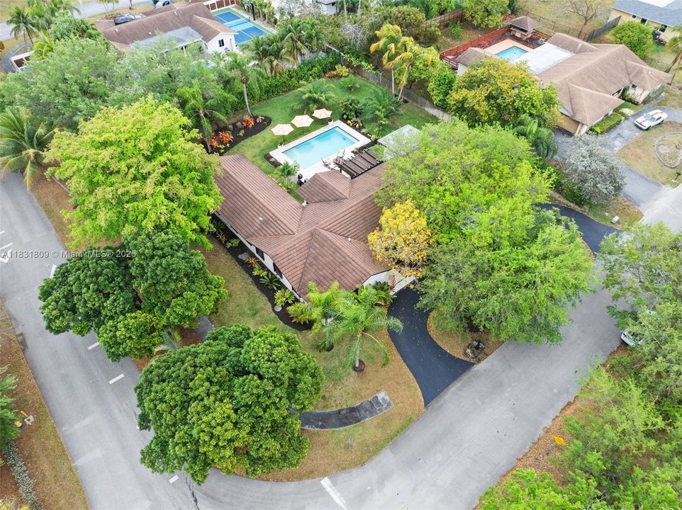 For Sale: $1,475,000 (4 beds, 3 baths, 2596 Square Feet)