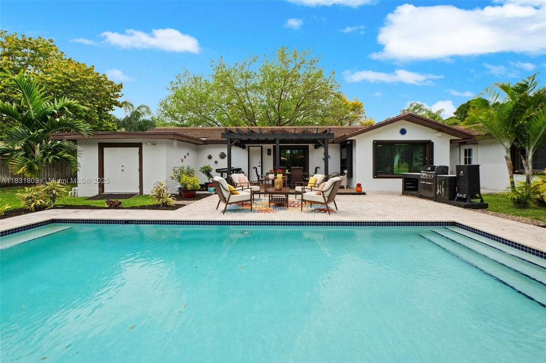 For Sale: $1,475,000 (4 beds, 3 baths, 2596 Square Feet)