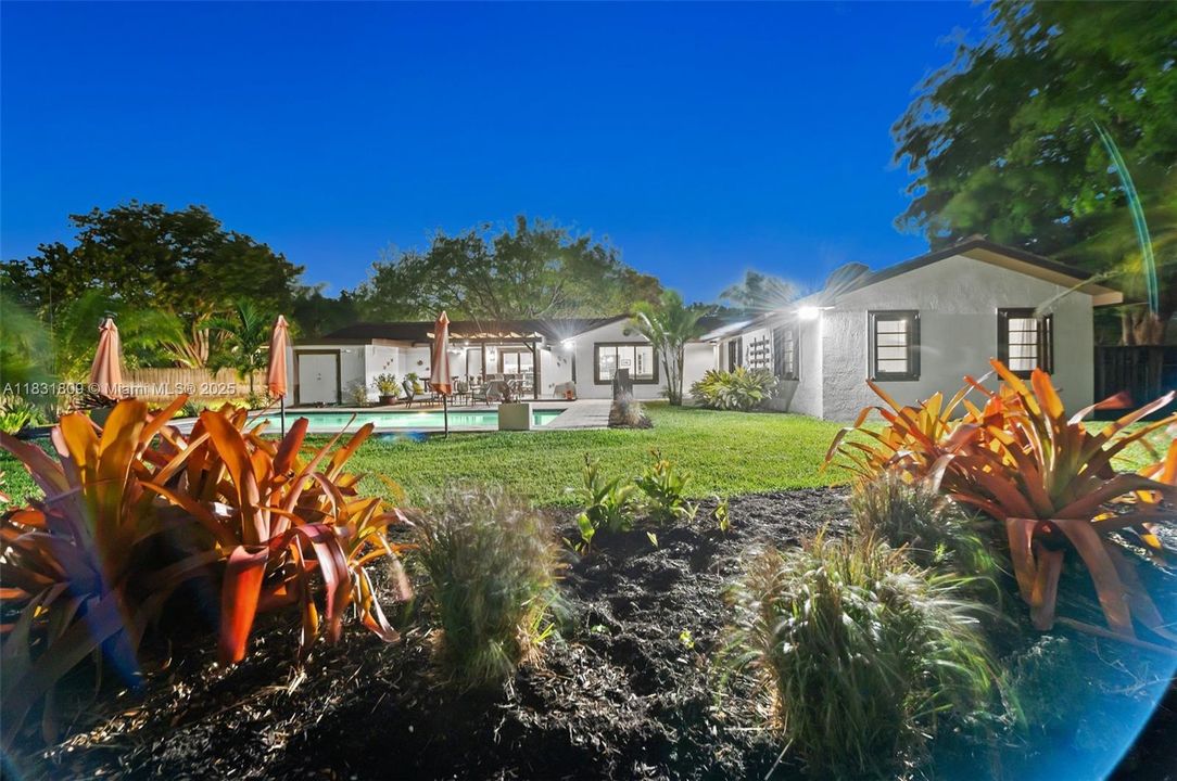 For Sale: $1,475,000 (4 beds, 3 baths, 2596 Square Feet)