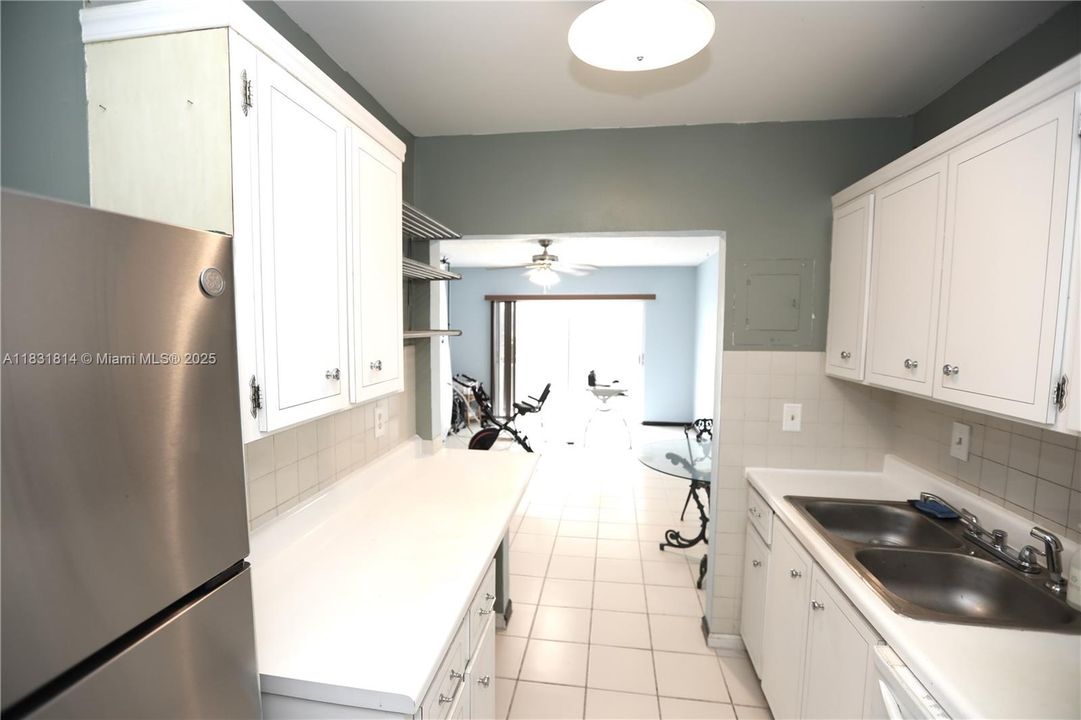 На продажу: $145,000 (1 спален, 1 ванн, 756 Квадратных фут)