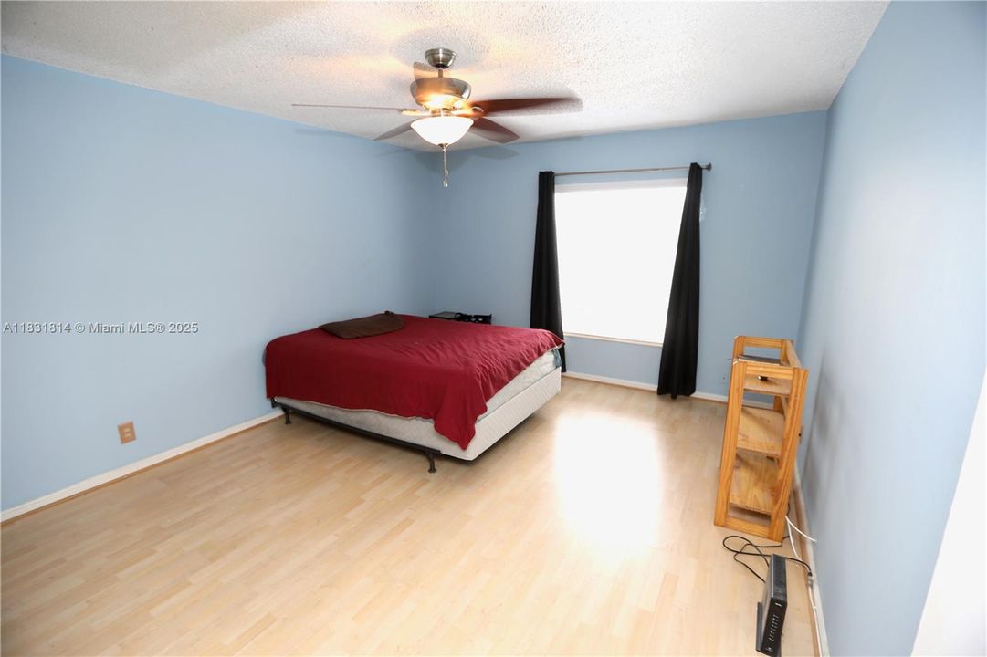 На продажу: $145,000 (1 спален, 1 ванн, 756 Квадратных фут)