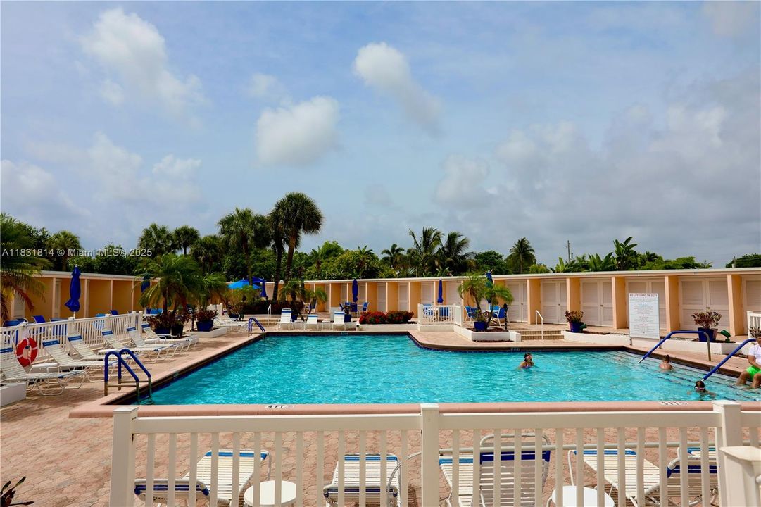 На продажу: $145,000 (1 спален, 1 ванн, 756 Квадратных фут)