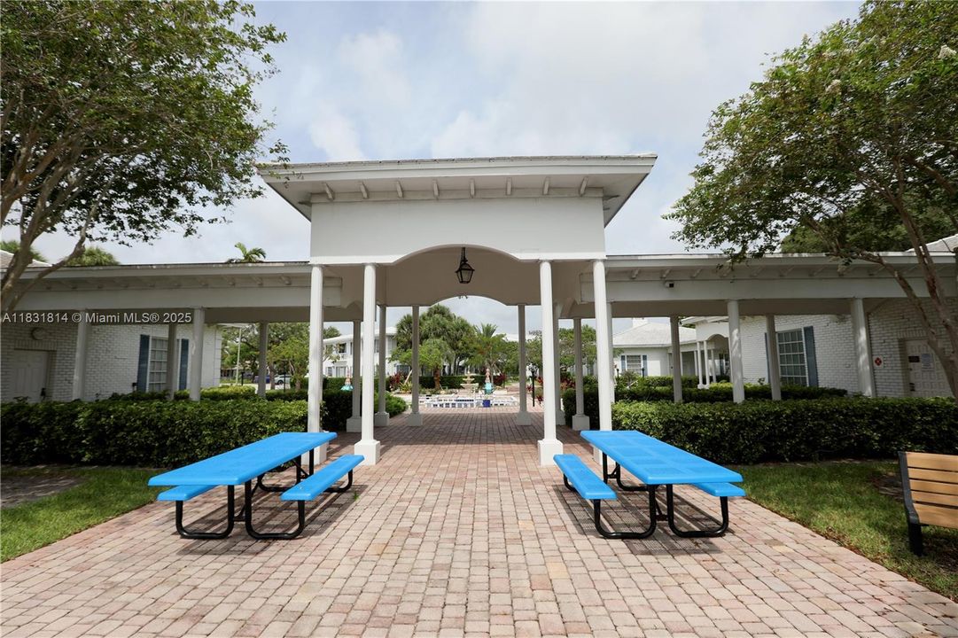 На продажу: $145,000 (1 спален, 1 ванн, 756 Квадратных фут)