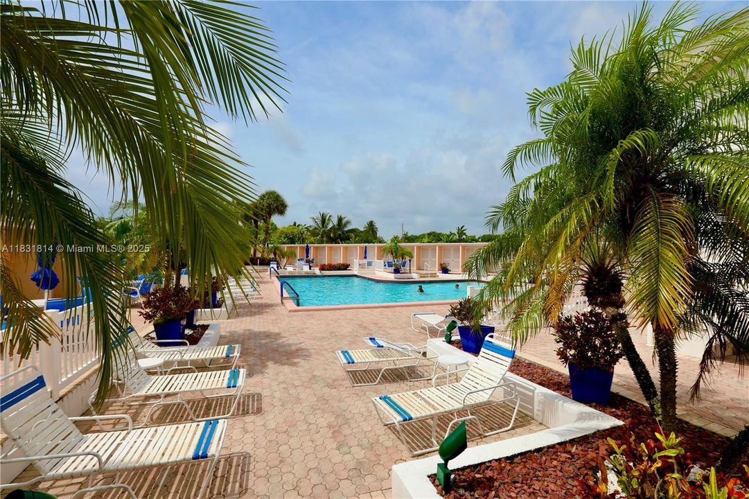 На продажу: $145,000 (1 спален, 1 ванн, 756 Квадратных фут)