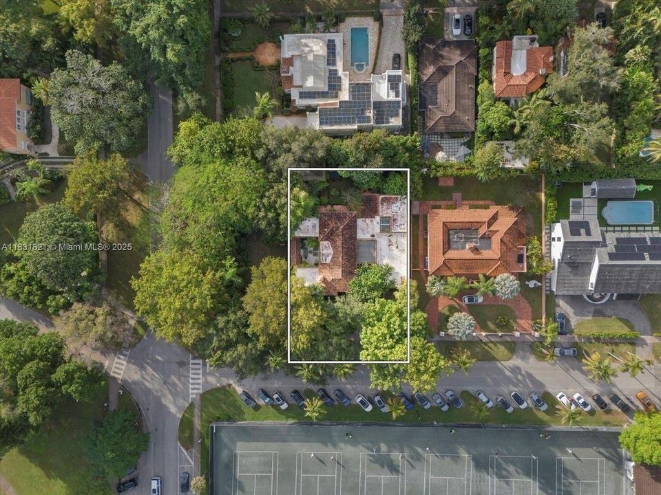 合同活跃: $7,999,000 (5 贝兹, 5 浴室, 5559 平方英尺)