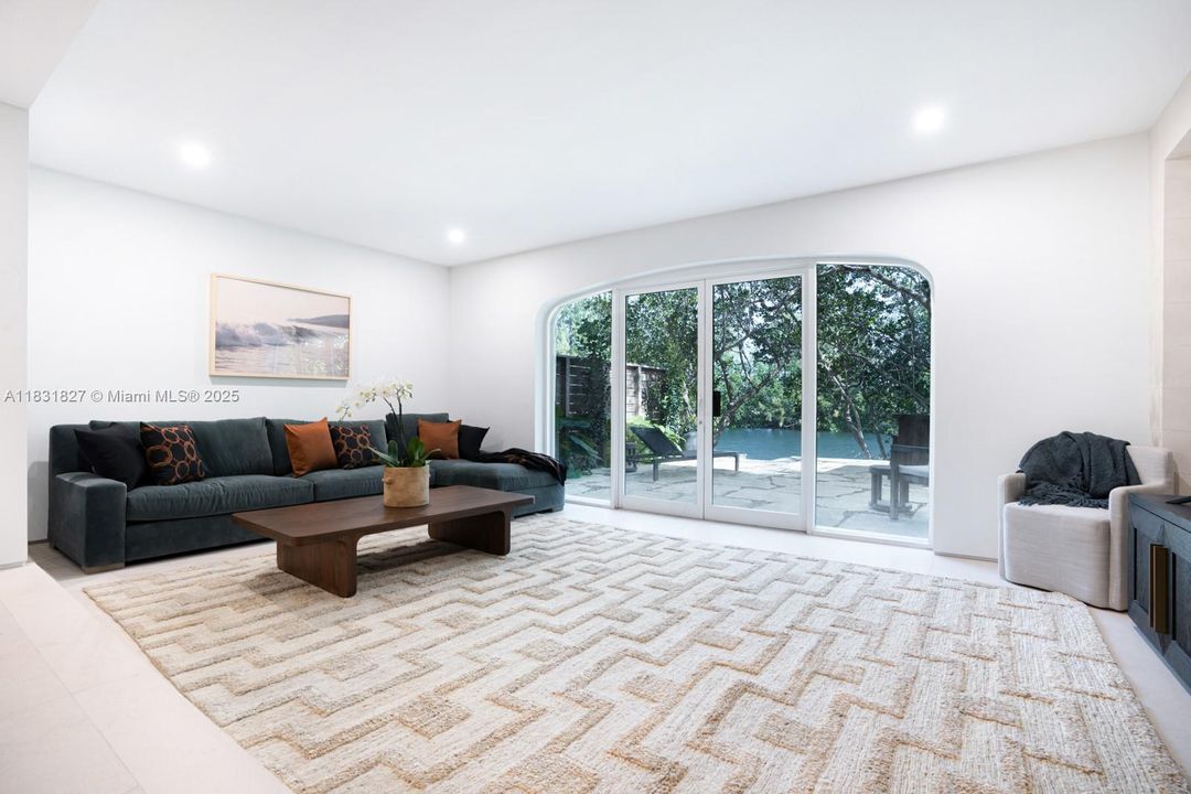 For Sale: $1,995,000 (3 beds, 3 baths, 2540 Square Feet)