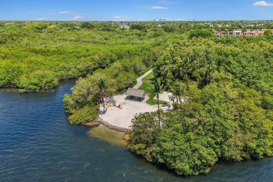 For Sale: $1,995,000 (3 beds, 3 baths, 2540 Square Feet)