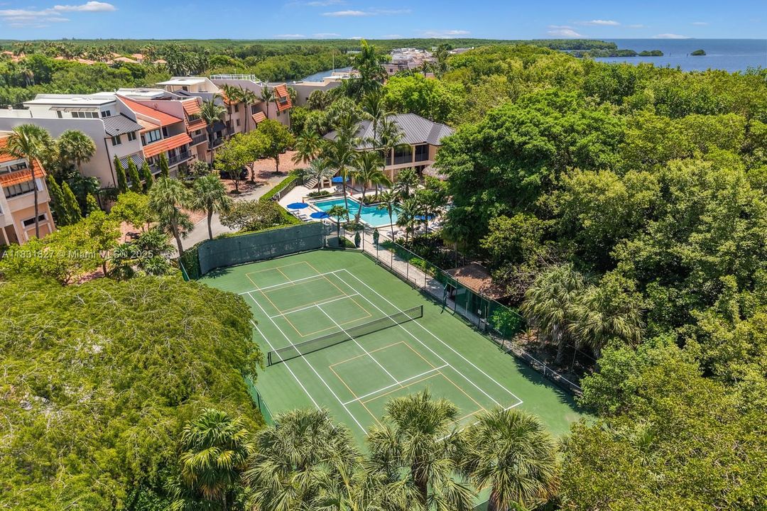 For Sale: $1,995,000 (3 beds, 3 baths, 2540 Square Feet)