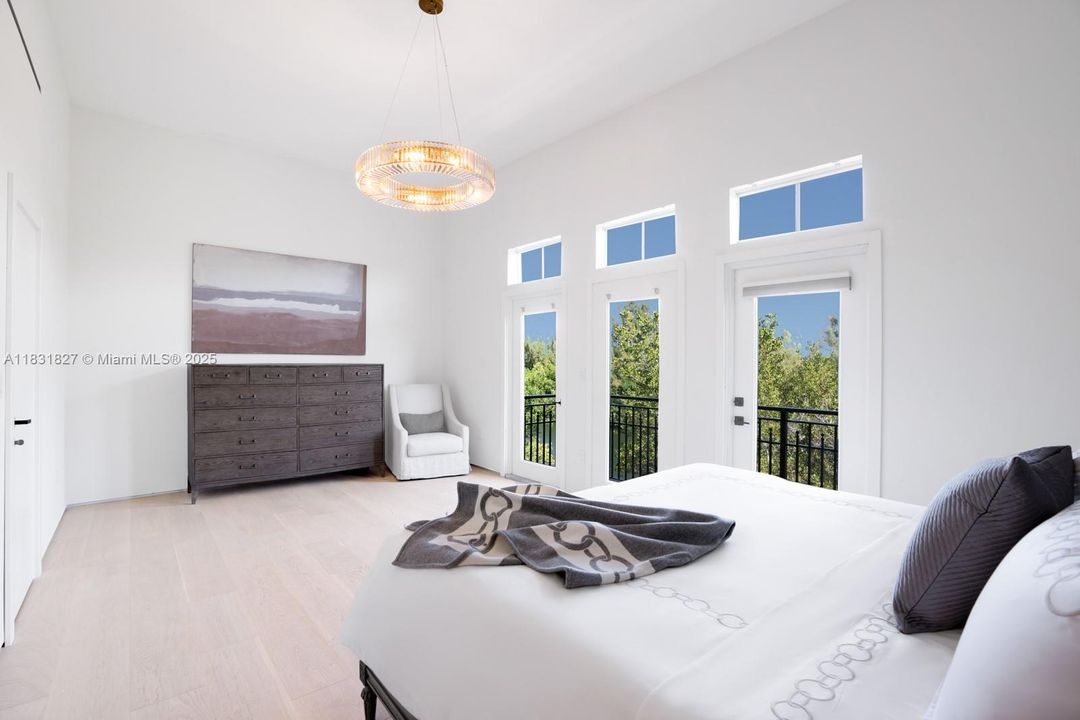 For Sale: $1,995,000 (3 beds, 3 baths, 2540 Square Feet)