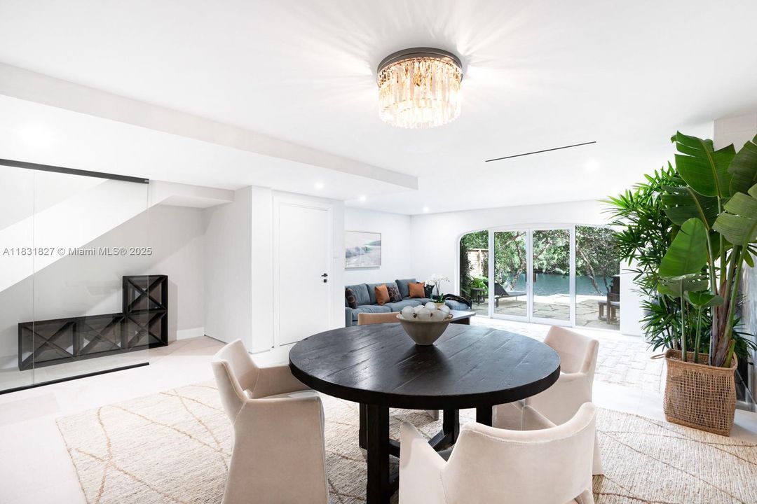 For Sale: $1,995,000 (3 beds, 3 baths, 2540 Square Feet)