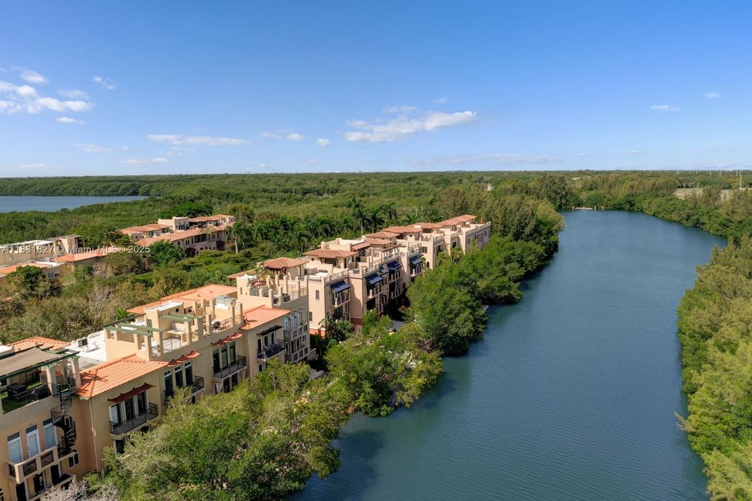 For Sale: $1,995,000 (3 beds, 3 baths, 2540 Square Feet)