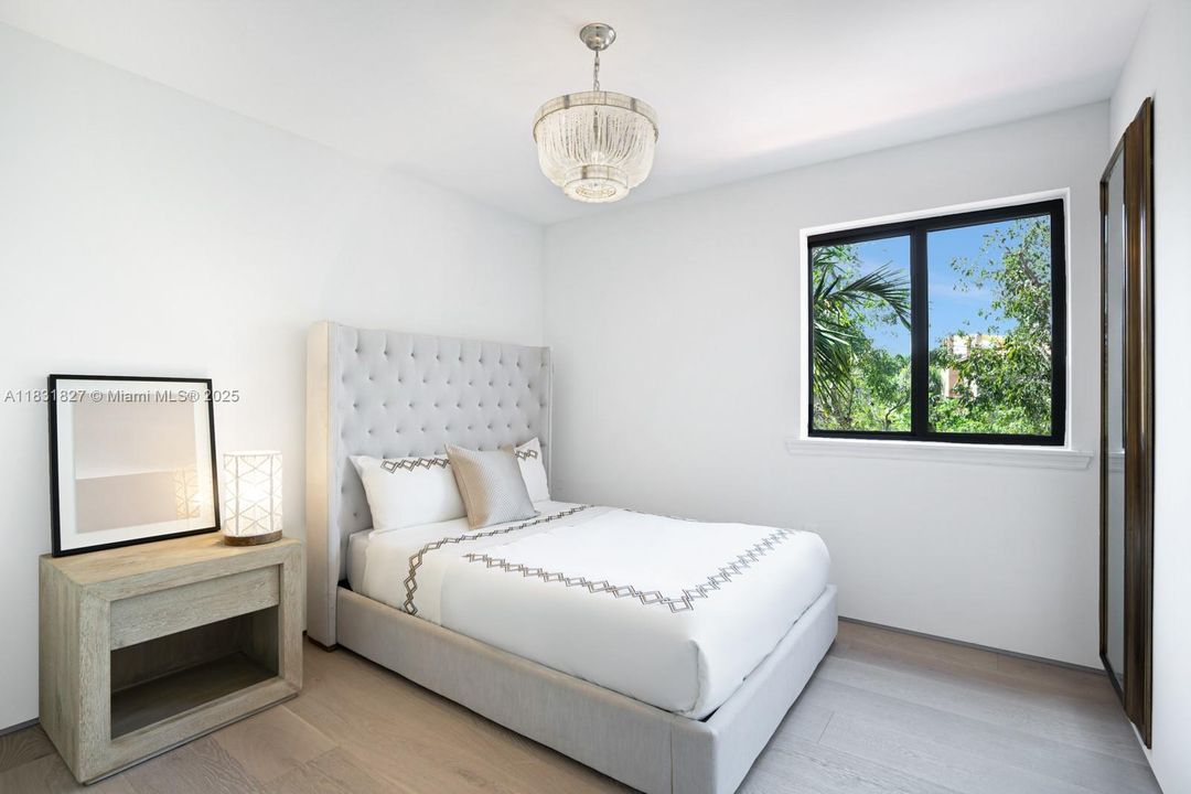 For Sale: $1,995,000 (3 beds, 3 baths, 2540 Square Feet)