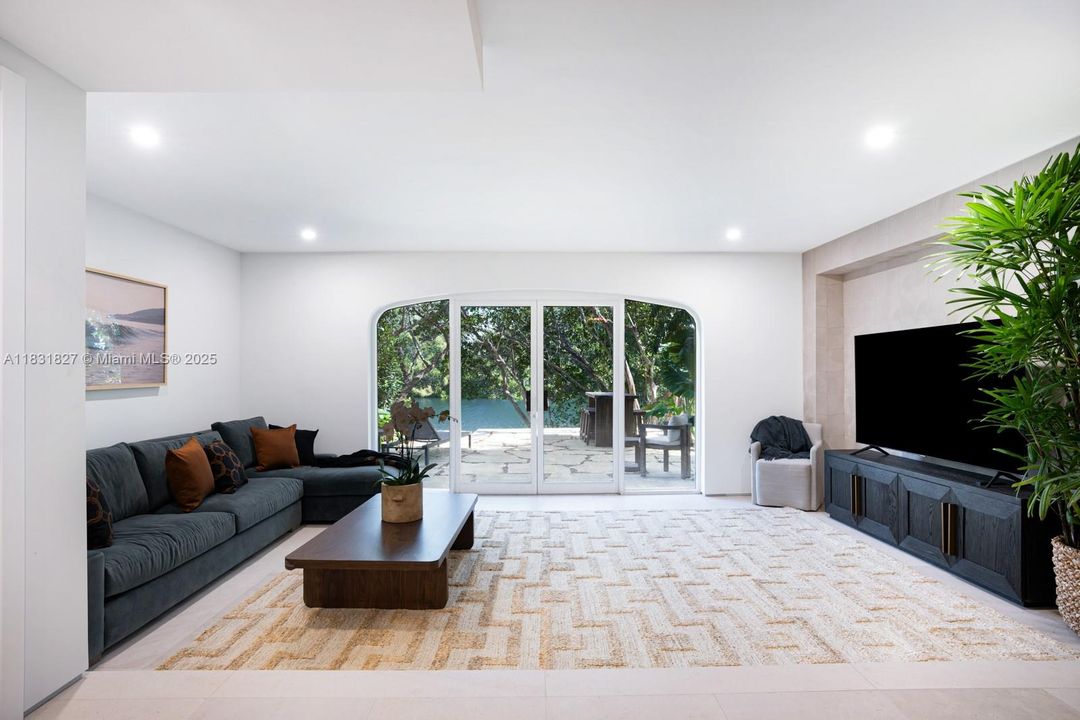 For Sale: $1,995,000 (3 beds, 3 baths, 2540 Square Feet)