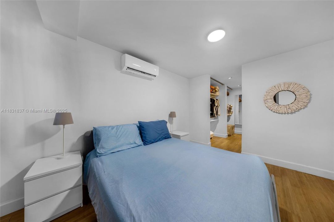 Vendido Recientemente: $2,150,000 (4 camas, 4 baños, 2580 Pies cuadrados)