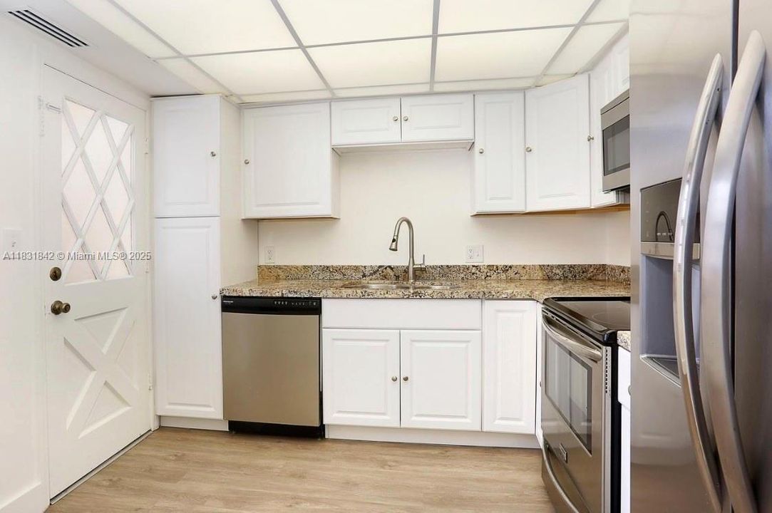 Vendido Recientemente: $439,000 (2 camas, 2 baños, 1134 Pies cuadrados)