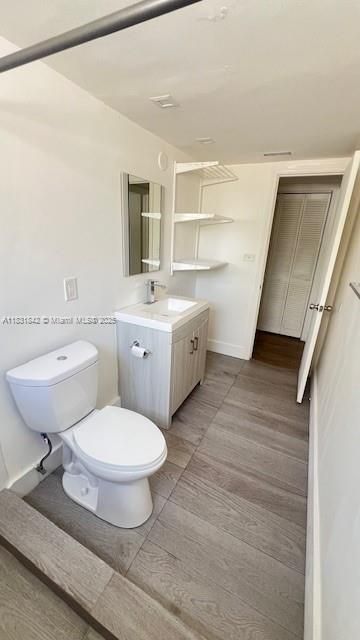 Vendido Recientemente: $439,000 (2 camas, 2 baños, 1134 Pies cuadrados)