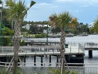 For Sale: $209,800 (2 beds, 2 baths, 1018 Square Feet)