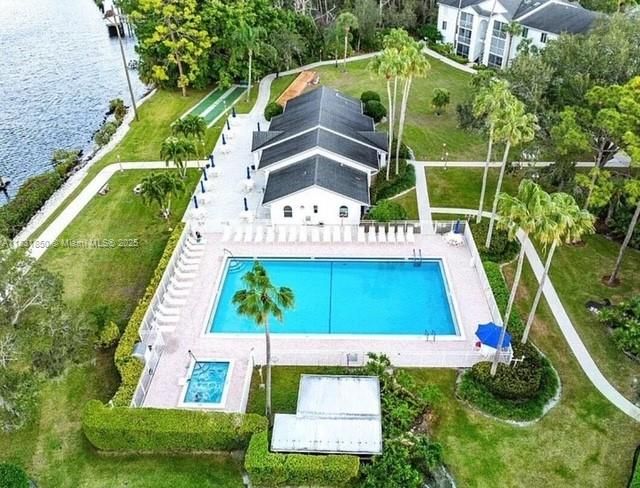 For Sale: $209,800 (2 beds, 2 baths, 1018 Square Feet)