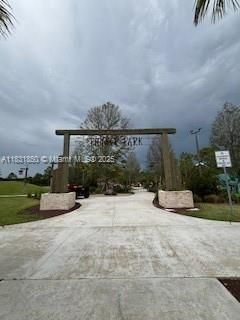 For Sale: $209,800 (2 beds, 2 baths, 1018 Square Feet)