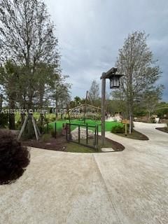 For Sale: $209,800 (2 beds, 2 baths, 1018 Square Feet)