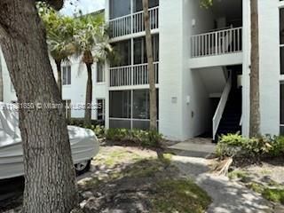 For Sale: $209,800 (2 beds, 2 baths, 1018 Square Feet)