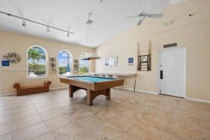 For Sale: $209,800 (2 beds, 2 baths, 1018 Square Feet)