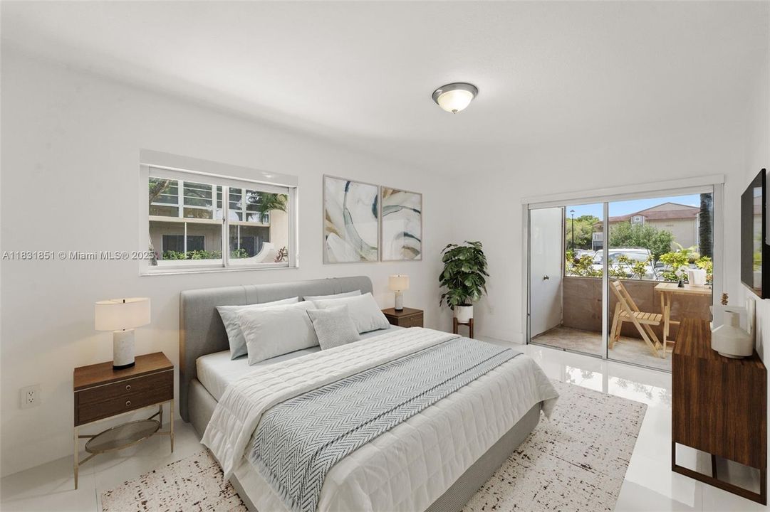 Active With Contract: $345,000 (2 beds, 2 baths, 926 Square Feet)