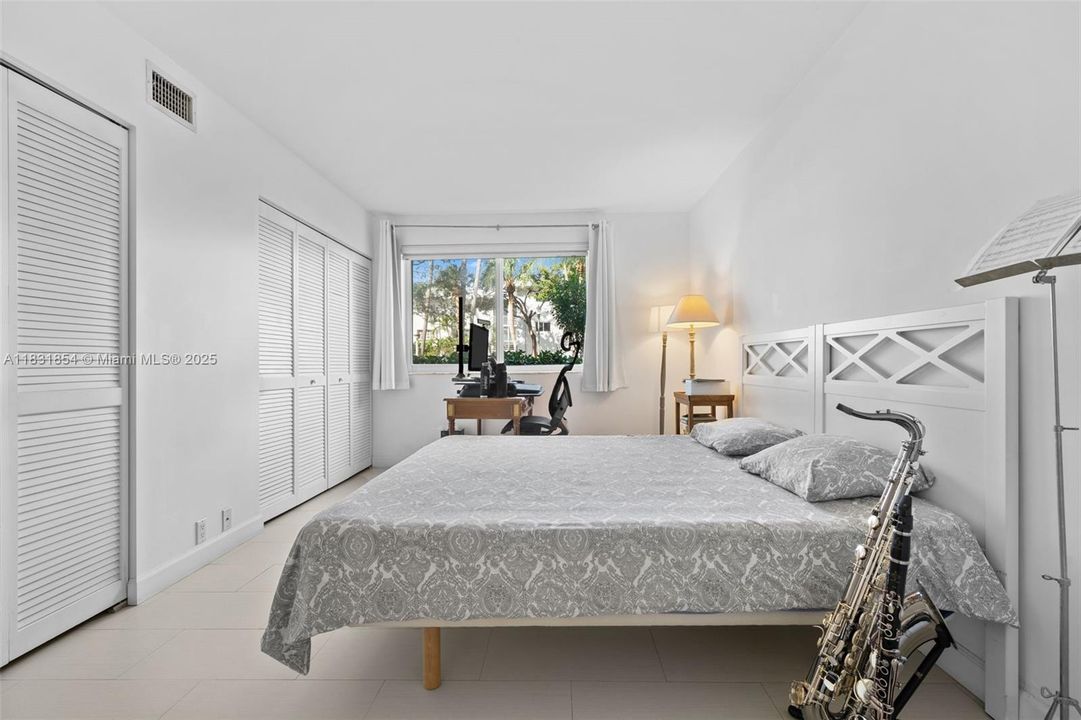 For Sale: $740,000 (3 beds, 2 baths, 1100 Square Feet)