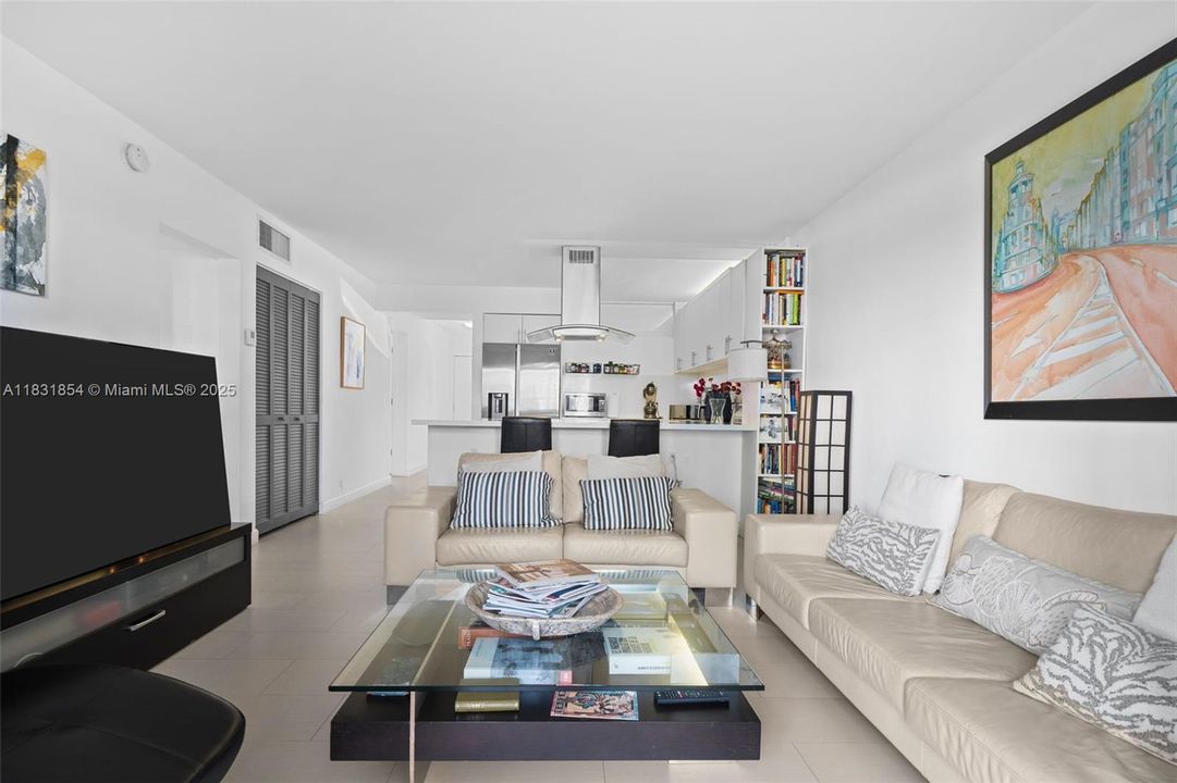 For Sale: $740,000 (3 beds, 2 baths, 1100 Square Feet)